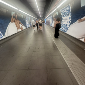 好惊艳的地铁广告